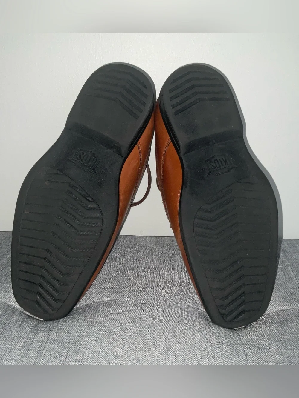 Florsheim Dress Shoes for Boys in Cognac color and SZ 3